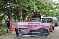 Petani Gambir Gelar Aksi di Kantor Bupati Limapuluh Kota, Tuntut Harga Standar