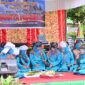 Sejumlah perempuan berpakaian adat Minangkabau mengikuti prosesi tradisi Maanta Pamboli dalam kegiatan Satu Nagari Satu Event di Kanagarian Aua Kuniang, Kota Payakumbuh, Minggu (19/10/2025). Kegiatan ini menjadi bagian dari program pelestarian adat dan budaya yang digagas Pemerintah Kota Payakumbuh melalui Dinas Pariwisata Pemuda dan Olahraga.