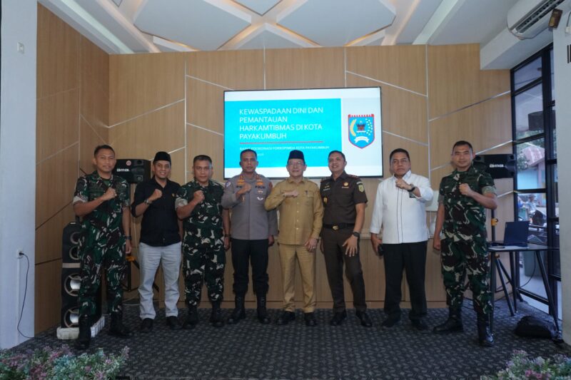 Wali Kota Payakumbuh Zulmaeta bersama unsur Forkopimda mengikuti rapat koordinasi untuk memperkuat sinergi dan menjaga stabilitas daerah.