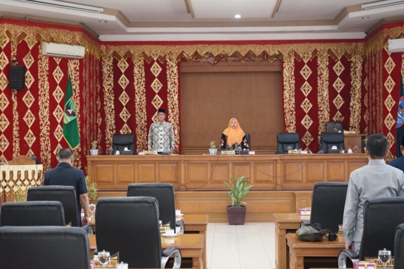 Sekretaris Daerah Kota Payakumbuh Rida Ananda menyampaikan jawaban dan tanggapan Pemkot terhadap pandangan umum fraksi-fraksi DPRD mengenai P-APBD 2026.
