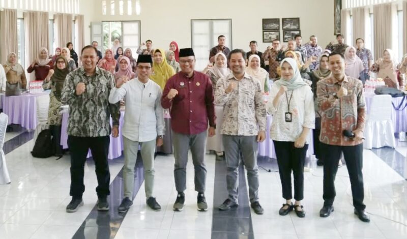 Staf Ahli Wali Kota Payakumbuh Irwan Suwandi membuka Workshop Tata Cara Penanganan Pelanggaran Disiplin ASN di Hotel Kolivera 3, Kamis (27/8/2026).