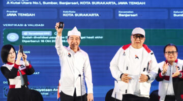 Ancaman dari Partai Lain, Jokowi Pamer KTA Bisa Jadi Bentuk ‘Ajakan’ Kader Lain untuk Bergabung