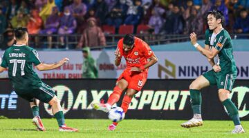 BERITA TERBARU: Komite Disiplin VFF akan mengadakan rapat terkait tendangan brutal Huynh Tan Sinh ke kaki Dinh Bac.