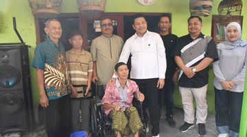 Bupati Sidoarjo Tinjau RTLH dan Serahkan Kursi Roda di Buduran
