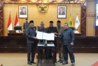 Bupati Subandi Serahkan Tiga Raperda Strategis ke DPRD Sidoarjo