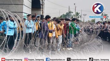 Diskusi Lengkap – Demo di DPRD Lampung, Mahasiswa Ajukan 14 Tuntutan: Dari Jalan Rusak hingga Tambang Ilegal