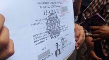 Hanya hakim yang berhak meminta Jokowi menunjukkan ijazahnya, bukan terdakwa