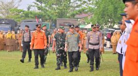 Wali Kota Payakumbuh Zulmaeta menjadi inspektur Apel Gabungan Siaga Bencana dan Harkamtibmas Kota Payakumbuh 2026 di halaman Balai Kota Payakumbuh, Senin (7/9/2026).