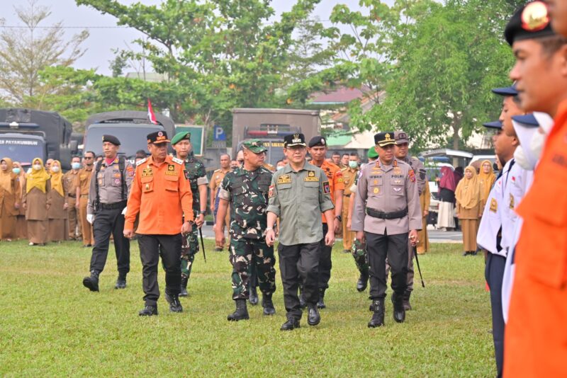 Wali Kota Payakumbuh Zulmaeta menjadi inspektur Apel Gabungan Siaga Bencana dan Harkamtibmas Kota Payakumbuh 2026 di halaman Balai Kota Payakumbuh, Senin (7/9/2026).