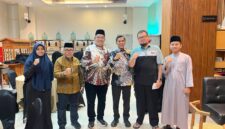 Ketua DPRD Kota Payakumbuh memberikan motivasi dan uang pembinaan kepada tiga kafilah asal Payakumbuh yang mewakili Sumatera Barat pada MTQ Nasional XXXI di Semarang, Jawa Tengah.