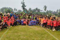 Peserta Liga Askot PSSI Kota Payakumbuh kelompok usia KU-8, KU-10, KU-12 dan KU-14 mengikuti kompetisi di Lapangan Perisai, Parik Muko Aia, Ahad (13/9/2026).