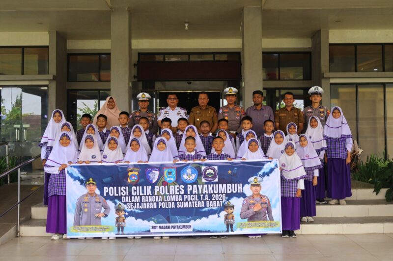 Wakil Wali Kota Payakumbuh Elzadaswarman melepas 33 anggota Polisi Cilik Polres Payakumbuh yang akan mengikuti Lomba Pocil tingkat Sumatera Barat di Padang, Selasa (15/9/2026).