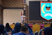 Wali Kota Payakumbuh Zulmaeta saat membuka Sosialisasi Relaksasi Rekognisi Pembelajaran Lampau (RPL) bagi ASN di Payakumbuh.