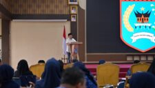 Wali Kota Payakumbuh Zulmaeta saat membuka Sosialisasi Relaksasi Rekognisi Pembelajaran Lampau (RPL) bagi ASN di Payakumbuh.