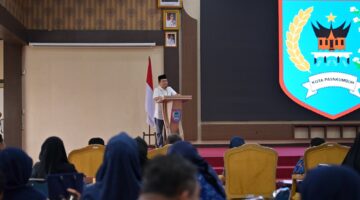 Wali Kota Payakumbuh Zulmaeta saat membuka Sosialisasi Relaksasi Rekognisi Pembelajaran Lampau (RPL) bagi ASN di Payakumbuh.