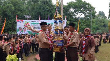 Ketua Kwarcab Gerakan Pramuka Kota Payakumbuh Rida Ananda menutup BOBB XX Tahun 2026 dalam rangkaian peringatan Hari Pramuka ke-65.