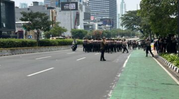 Jelang Demo Buruh, Jalan MH Thamrin Menuju Monas, Jakarta Pusat Ditutup Sementara: Okezone News