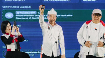 Jokowi: ‘Kenapa baru sekarang? Ya, aku menyukainya, kawan!’