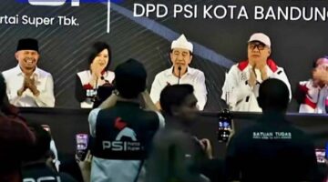 Jokowi Pamer KTA PSI: Banyak yang Tak Percaya, Banyak yang Takut
