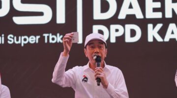 Jokowi Ungkap Alasan Baru Pamer KTA PSI