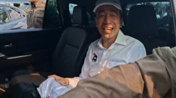Jokowi tersenyum malu-malu saat ditanya soal duet KDM-Gibran di Pilpres 2029