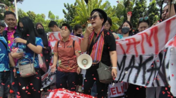 Ke Balaikota, Pegawai Klub di Jakbar Demo Tempat Kerja Ditutup