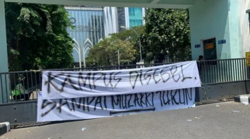 Mahasiswa UINSA Demo Minta Rektor Mundur, Kemenag Didesak Bentuk Tim Evaluasi Independen