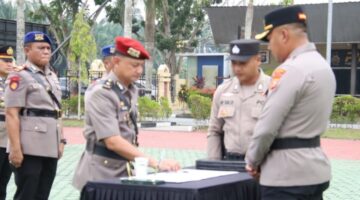 Pemindahan di Polres Siak, Sejumlah Kasat dan Kapolsek Jalani Sertijab