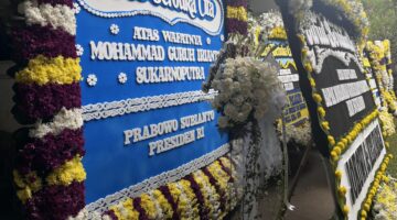 Rumah Duka Guruh Soekarnoputra Dipenuhi Karangan Bunga, Ada yang dari Prabowo-Jokowi