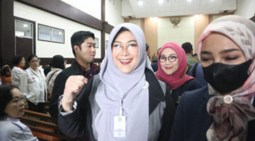 Tifa mempertanyakan alasan Jokowi marah, mengaku tidak pernah memegang ijazah asli