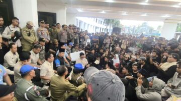 Warga Silo Jember Demo Desak Selesaikan Konflik Lahan TP Yonif