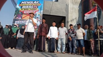 Warga Tiudan Tulungagung Gelar Demo Tolak Rencana Gerai Minimarket Minuman Keras