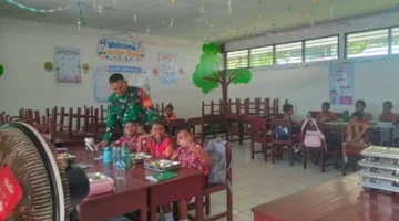 Babinsa Koramil Serui Pantau MBG di SD Inpres Cina Kuno