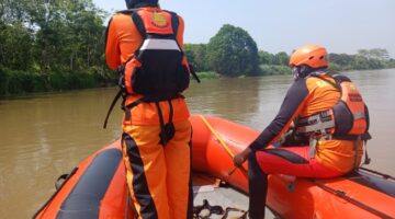 Bocah 10 Tahun Hilang Tenggelam di Sungai Komering OKI, Basarnas Lakukan Pencarian – Update Sumsel