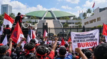 Buruh Demo di DPR Kawal RUU Perlindungan Ketenagakerjaan