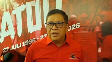 Hasto mengatakan PDIP sedang berdialog dengan partai lain untuk menindaklanjuti polemik ijazah Gibran