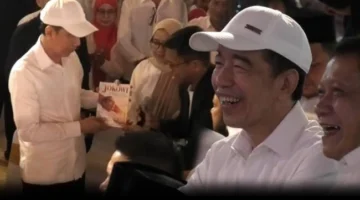 Jokowi Bertemu Teman Sekolah dan Relawan di Solo, Ketum Gibranisti: Beri Dukungan