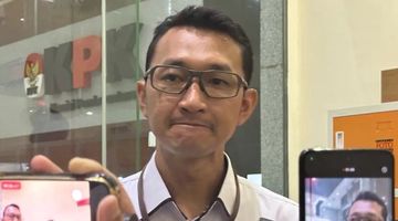KPK Periksa Kakak Ridwan Kamil