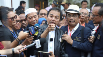 Penantian Roy Suryo dan masyarakat membuahkan hasil, Jokowi akhirnya diseret ke Pengadilan Jakarta Timur