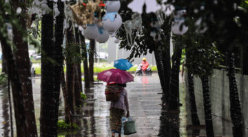 Prakiraan Cuaca BMKG Kamis 1 Oktober 2026 Bandung Hujan Sedang, Jakarta Berawan Tebal