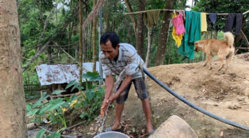 Quang Ngai menyelidiki kondisi air bersih saat ini di daerah pedesaan.