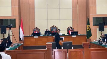 Sidang Dokter Tifa Memanas, Kuasa Hukum Protes Pembatasan Waktu Pemeriksaan Saksi Dian Sandi: Okezone News