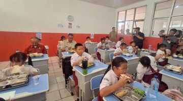 Tak hanya pemenuhan gizi anak, Rudy Susmanto menyebut MBG sebagai gerakan ekonomi kerakyatan